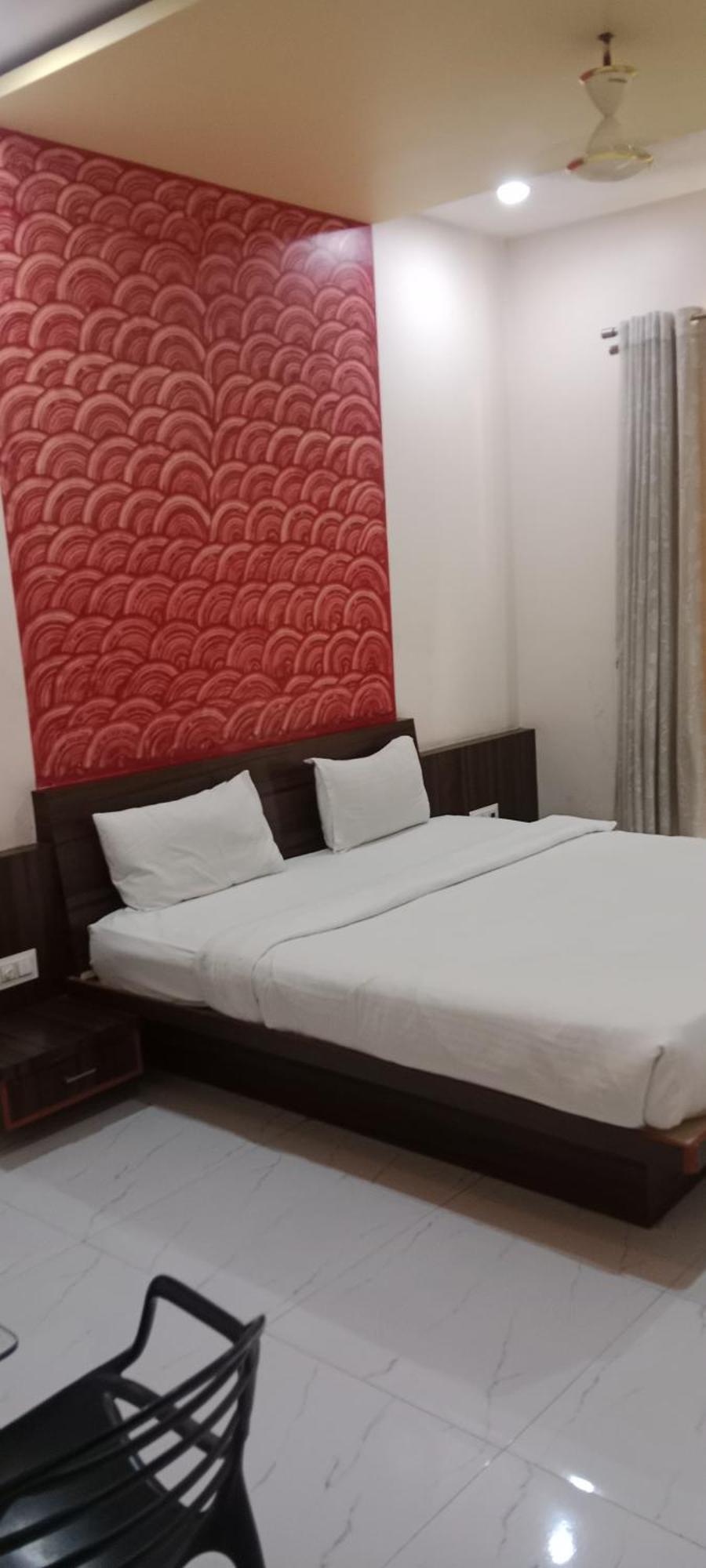 Hotel Swamiraj Indāpur Esterno foto